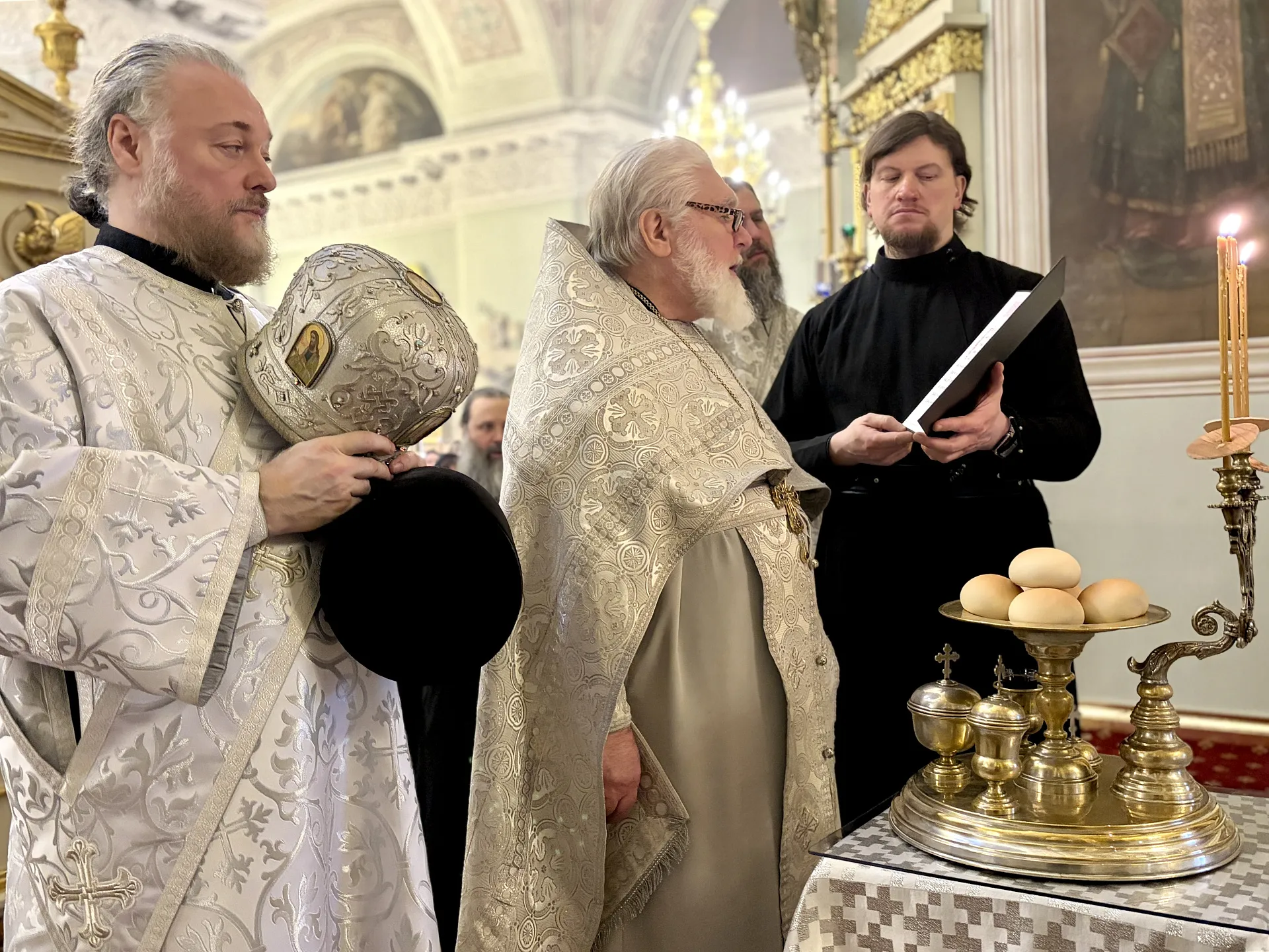 Богослужения Великой Субботы прошли в Даниловой обители