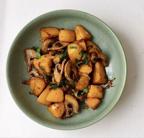 Жареный картофель с грибами