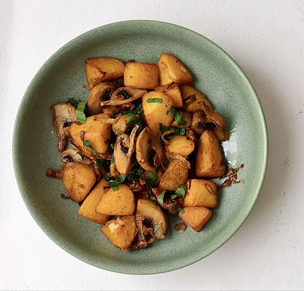 Жареный картофель с грибами