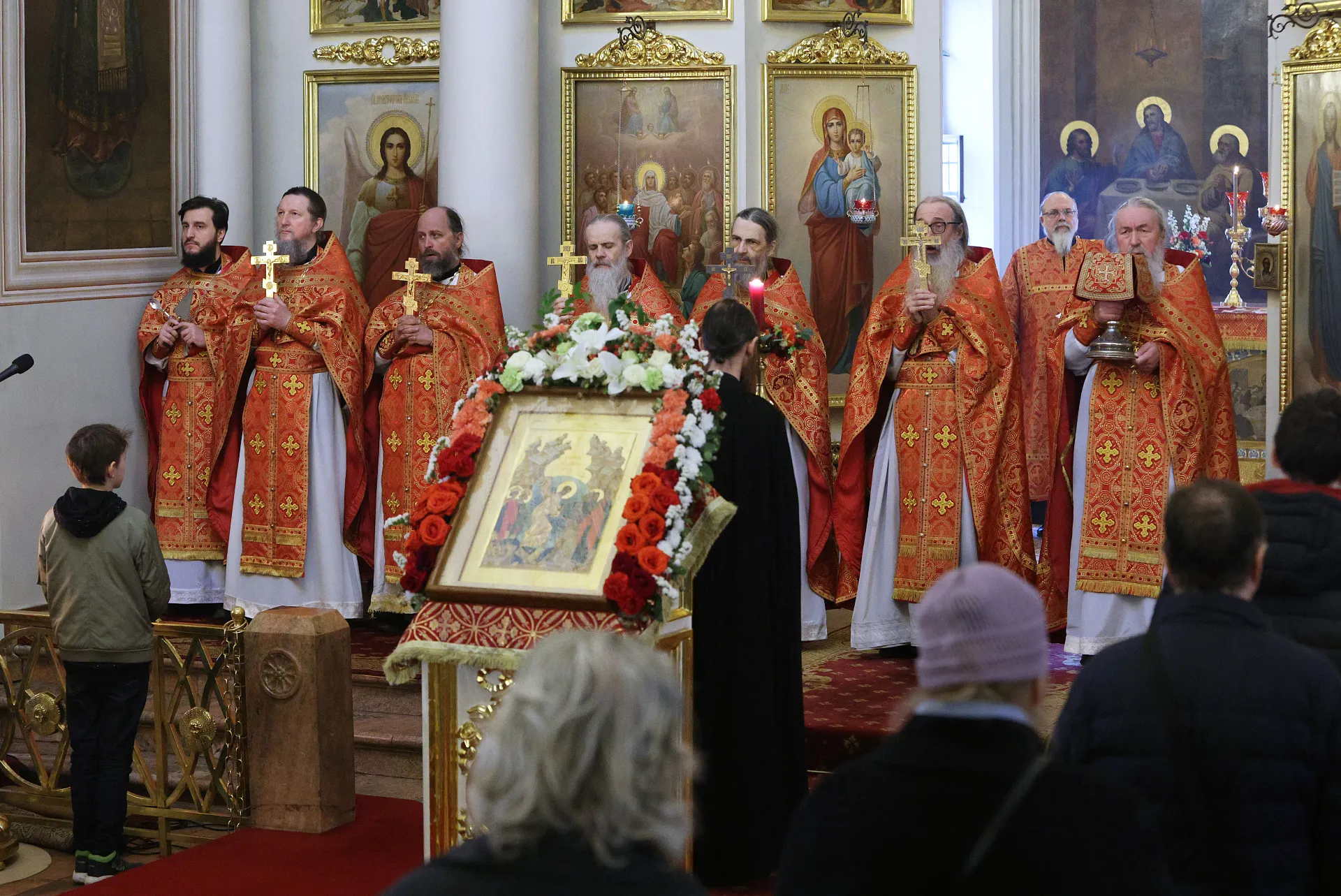 В пятницу Светлой седмицы в Даниловой обители совершены Божественная Литургия и водосвятный молебен