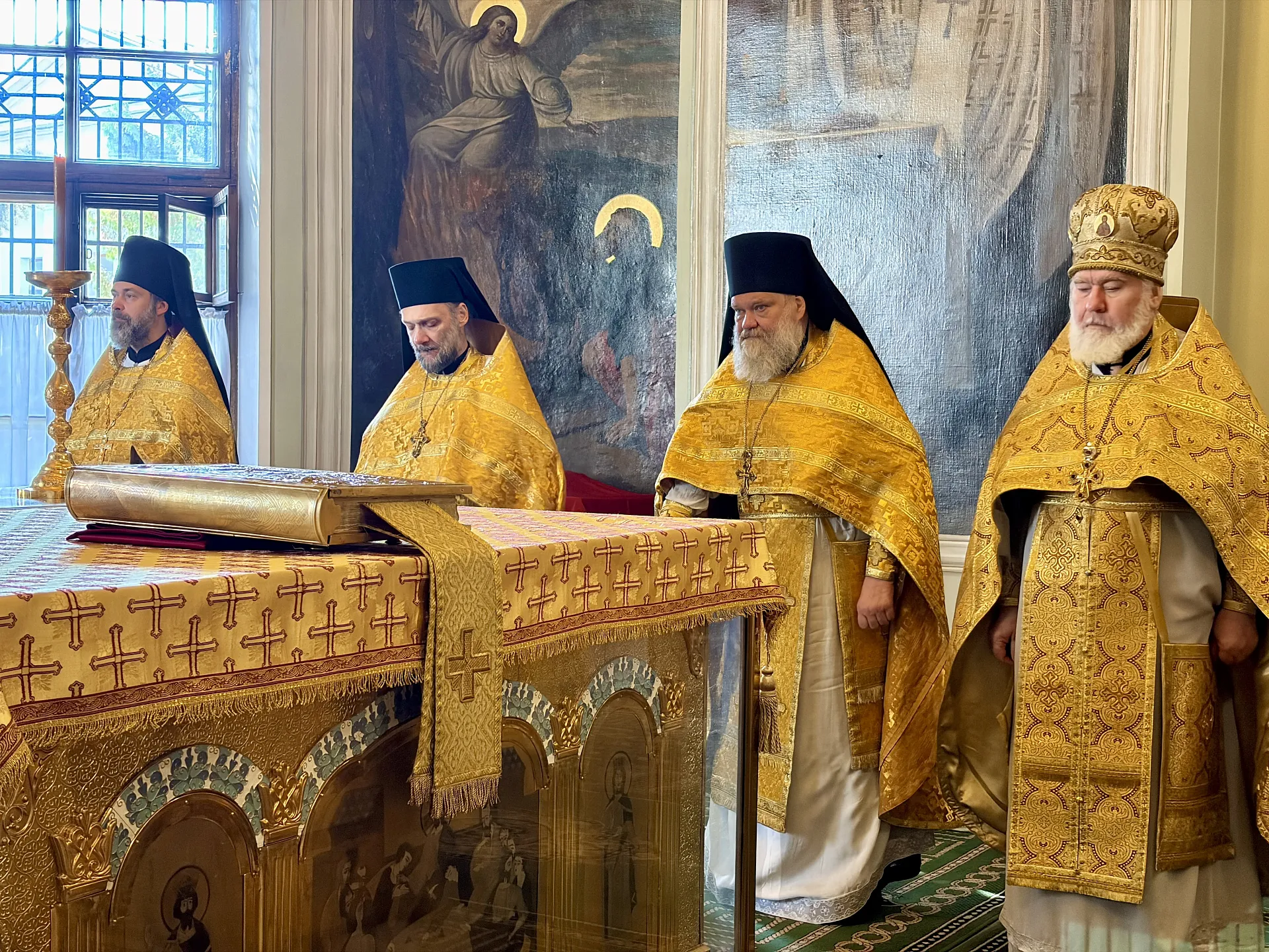 Божественная Литургия в Даниловом монастыре в Неделю 11-ю по Пятидесятнице