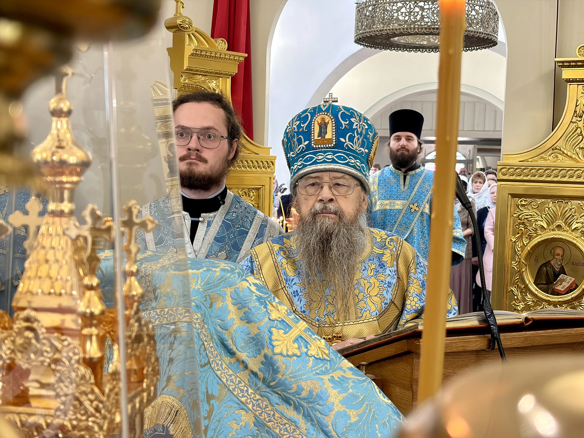 В день иконы Божией Матери «Всецарица» епископ Алексий возглавил торжества на подворье Данилова монастыря 