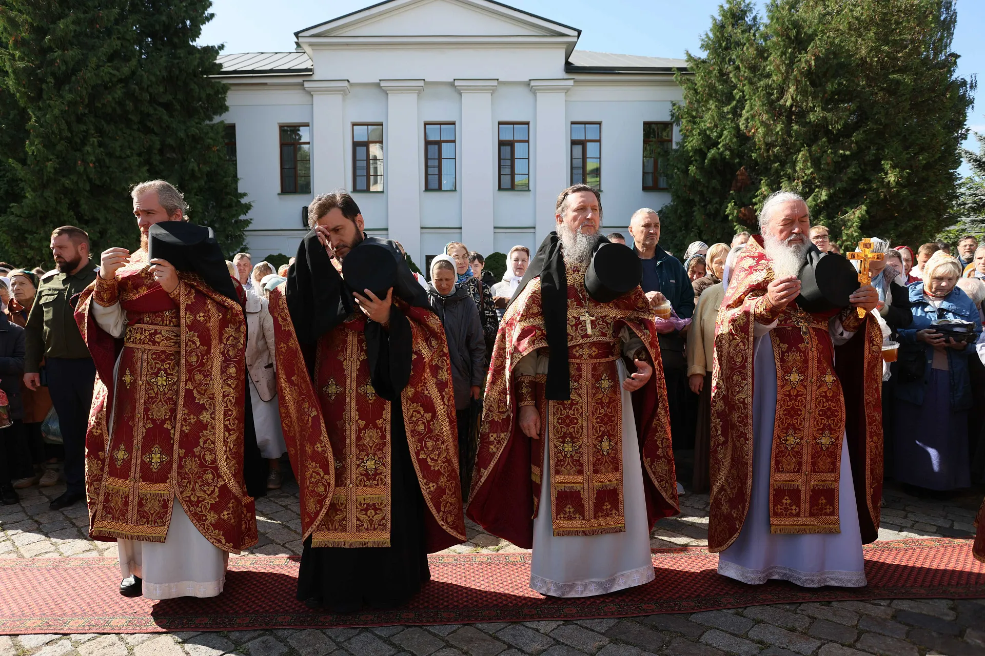 Праздник Изнесения Честных Древ Животворящего Креста Господня в Даниловой обители