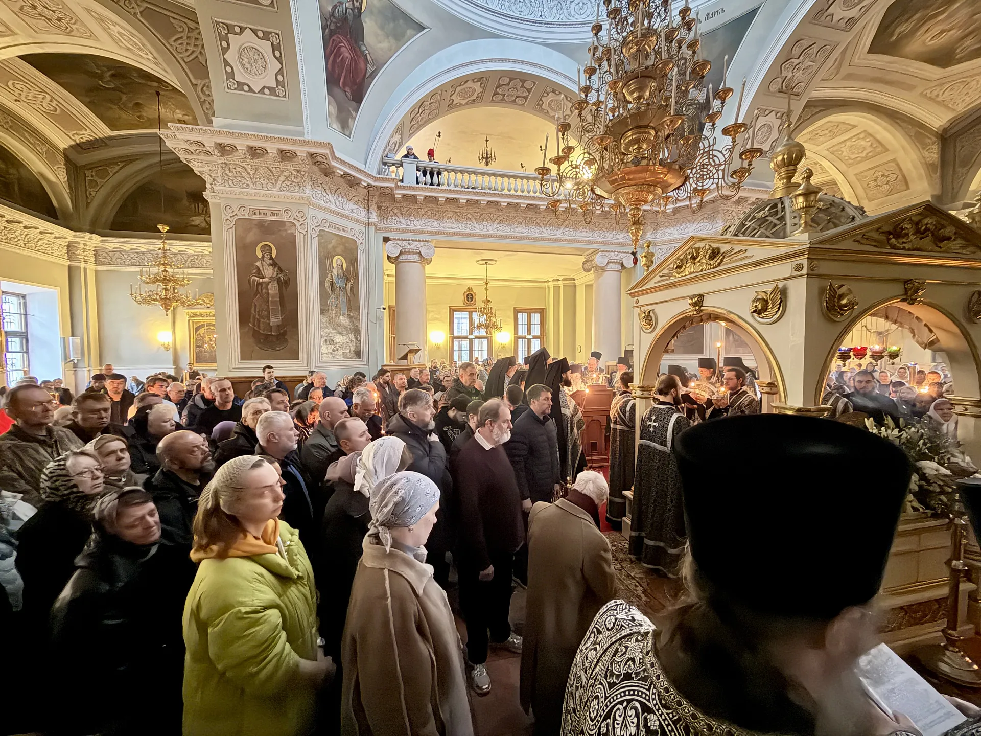 В Великий Пяток в Даниловой обители совершена вечерня с выносом Плащаницы Спасителя