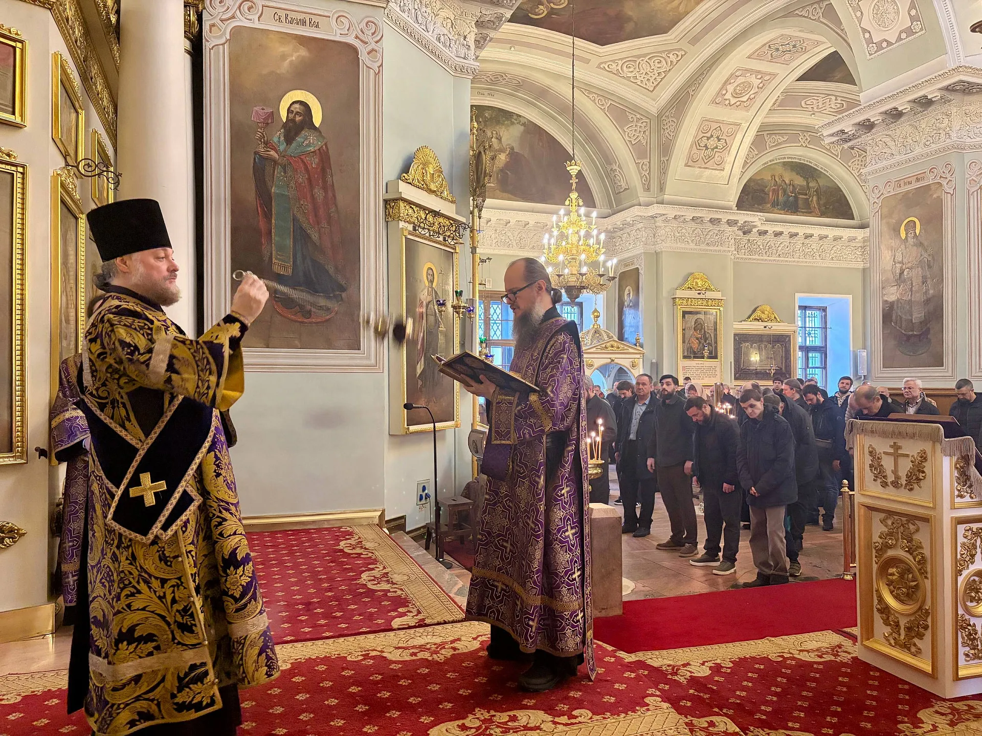 В Великий Четверг епископ Алексий возглавил Литургию в Даниловом монастыре