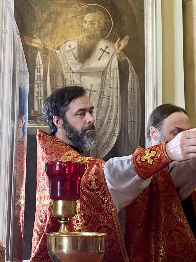 Божественная Литургия в Троицком соборе в Неделю 3-ю по Пасхе, святых жен-мироносиц