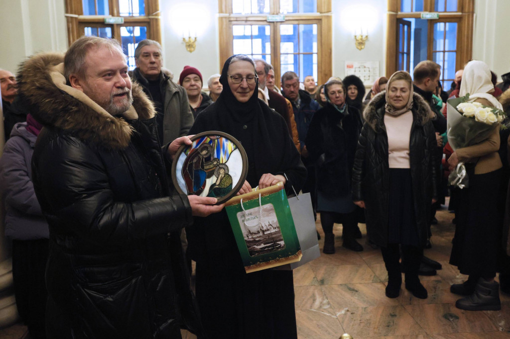 Сотрудники Даниловой обители поздравили владыку наместника с праздником Рождества Христова