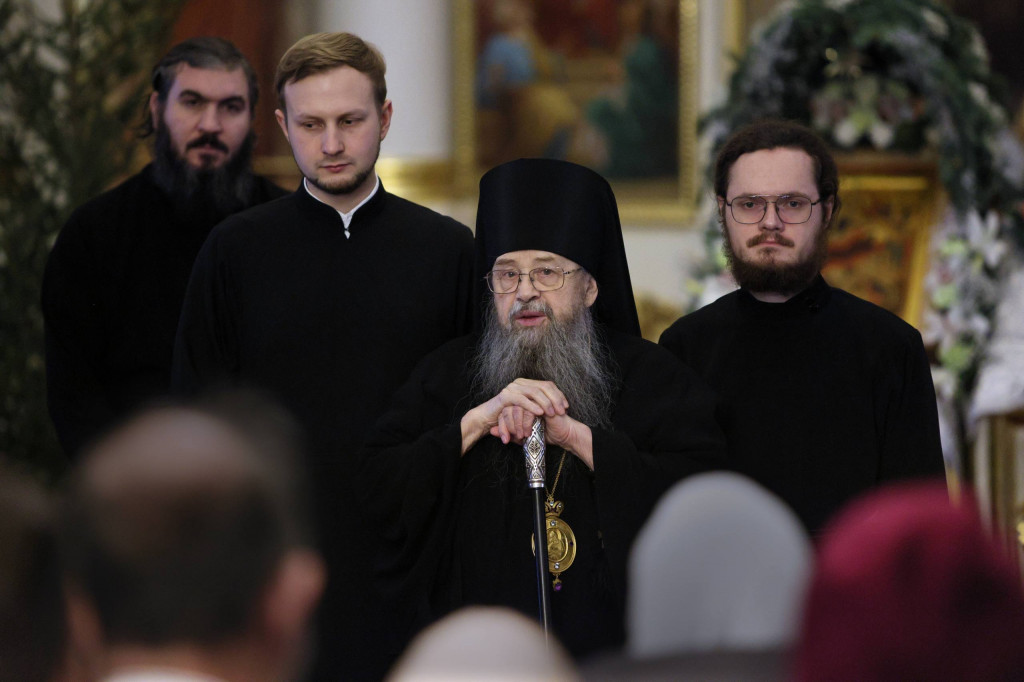 Сотрудники Даниловой обители поздравили владыку наместника с праздником Рождества Христова