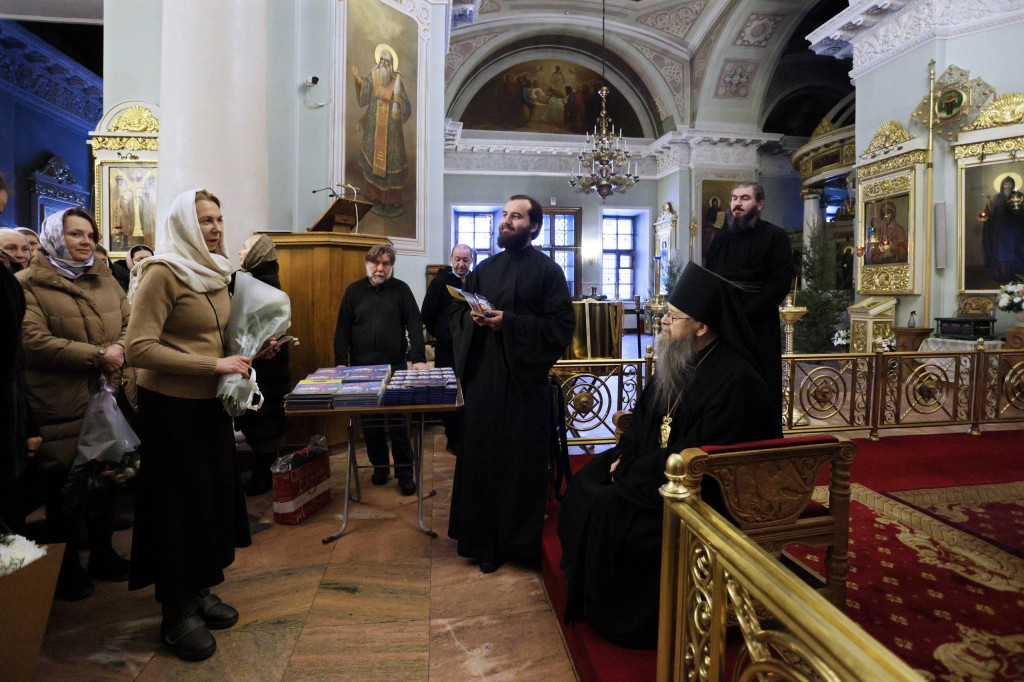 Сотрудники Даниловой обители поздравили владыку наместника с праздником Рождества Христова