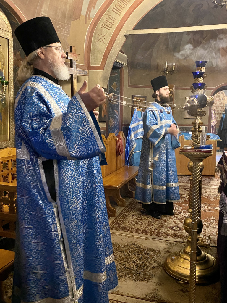 В Даниловой обители прошли богослужения Субботы Акафиста