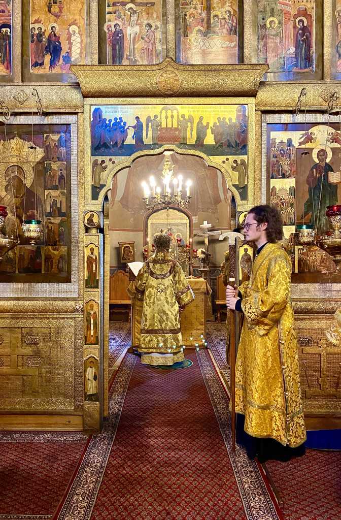 В Даниловом монастыре прошли богослужения воскресного дня