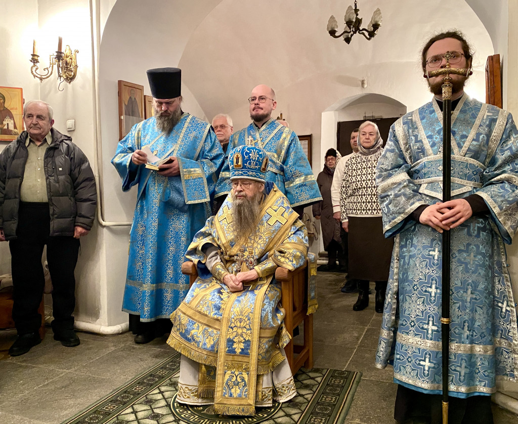 Епископ Алексий возглавил престольный праздник на подворье Данилова монастыря в селе Долматове