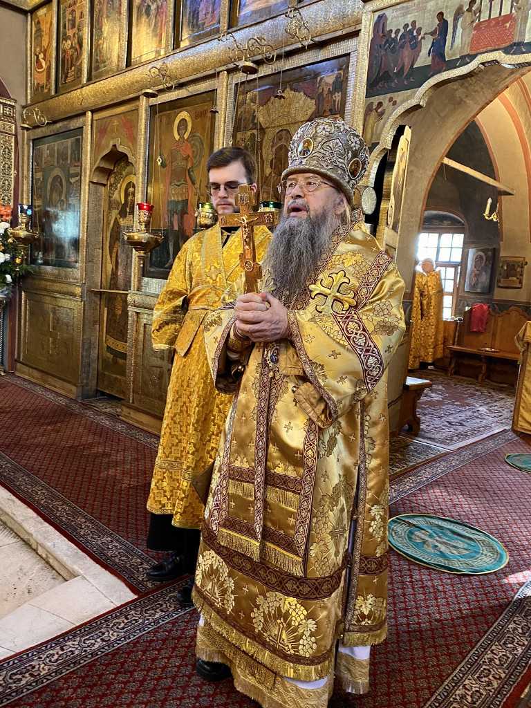 В Даниловом монастыре прошли богослужения воскресного дня