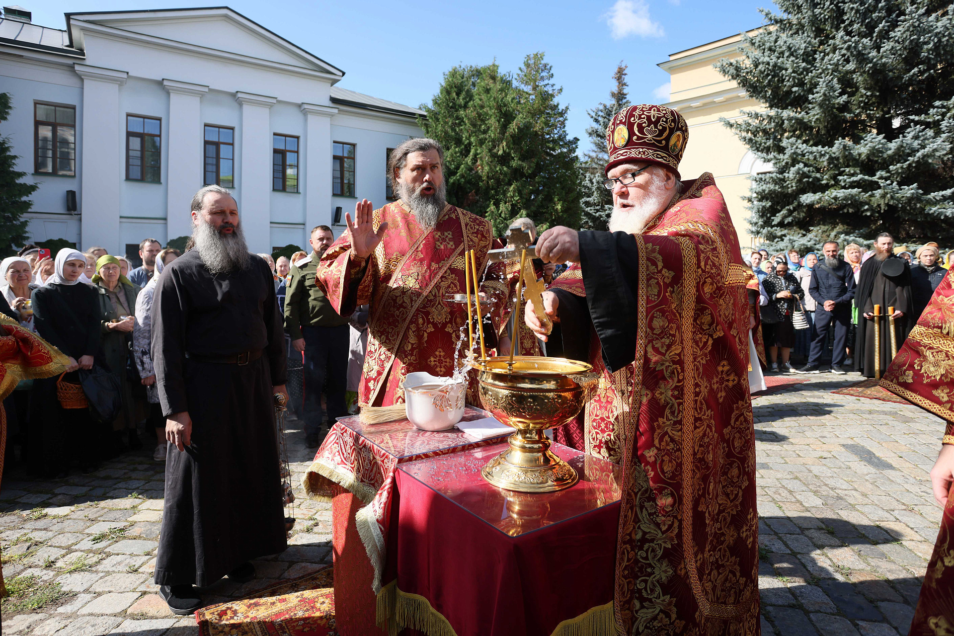 Праздник Изнесения Честных Древ Животворящего Креста Господня в Даниловой обители