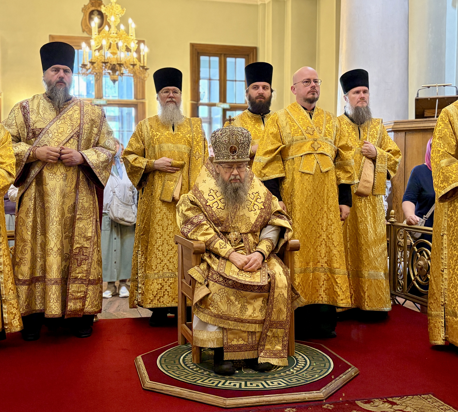 Божественная Литургия в Троицком соборе в Неделю 4-ю по Пятидесятнице