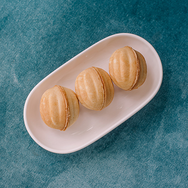 Орешек со сгущенкой