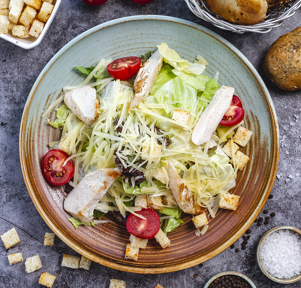 Цезарь с курицей