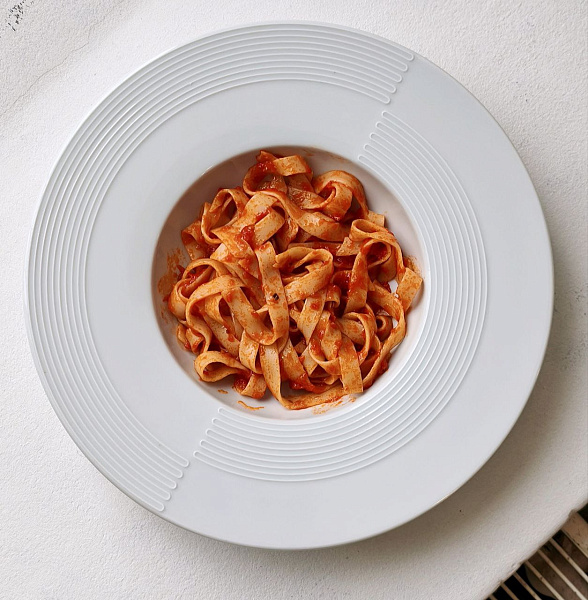 Паста в томатном соусе