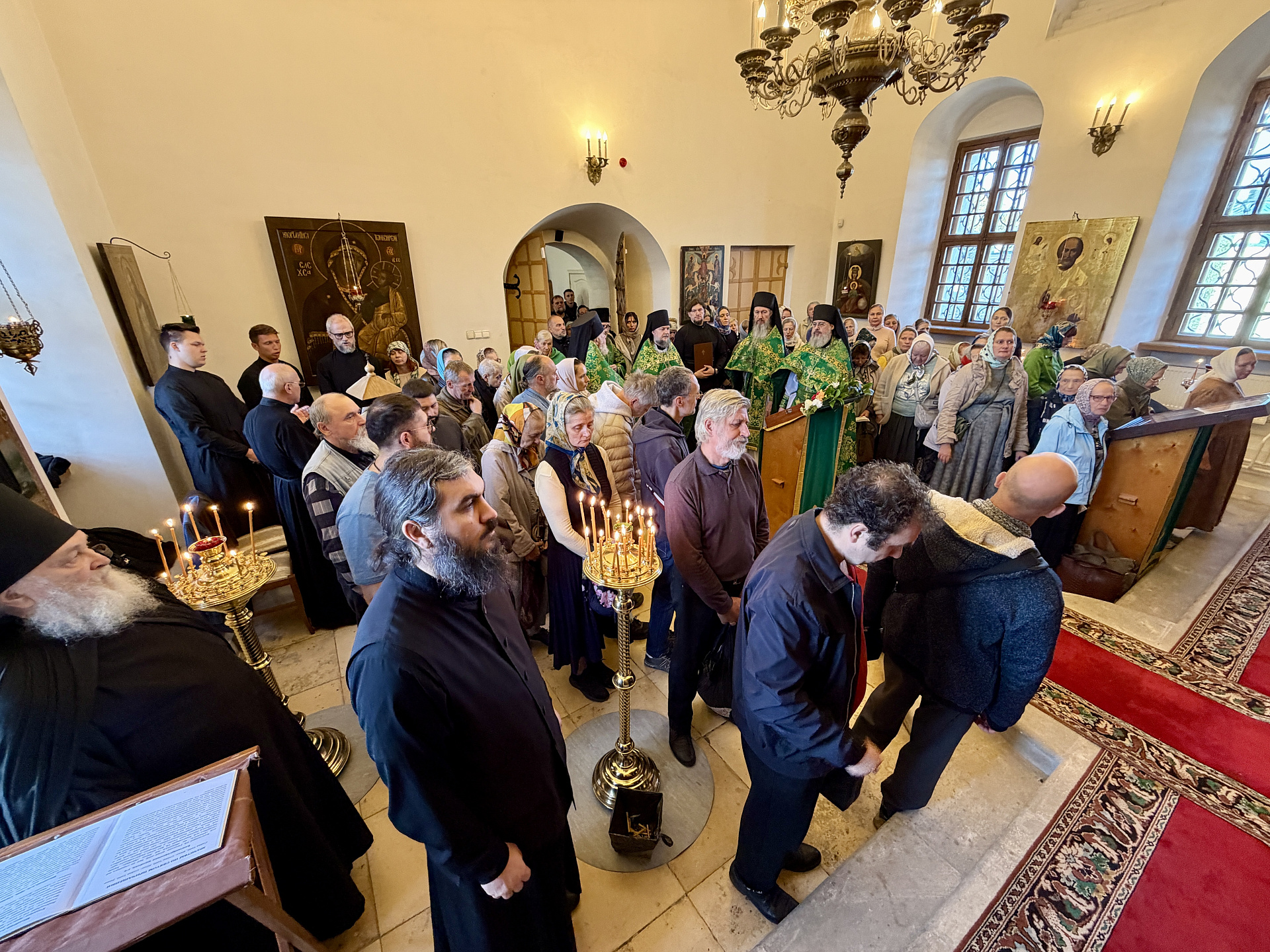 В день памяти преподобного Симеона Столпника в Даниловом монастыре прошли богослужения престольного праздника 