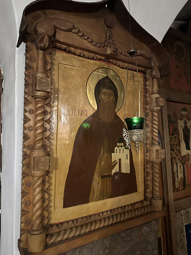 икона даниила московского с частицей мощей