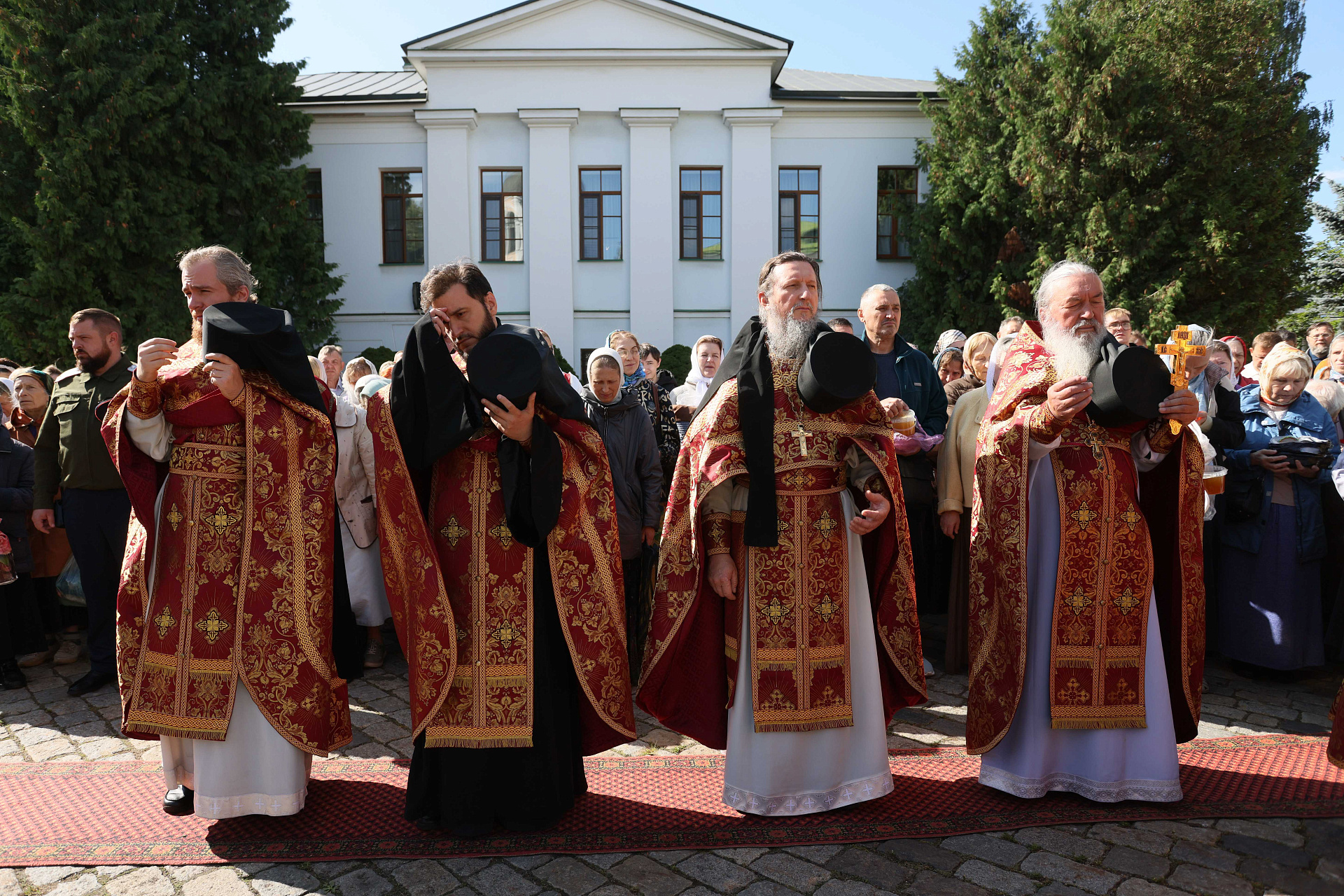 Праздник Изнесения Честных Древ Животворящего Креста Господня в Даниловой обители